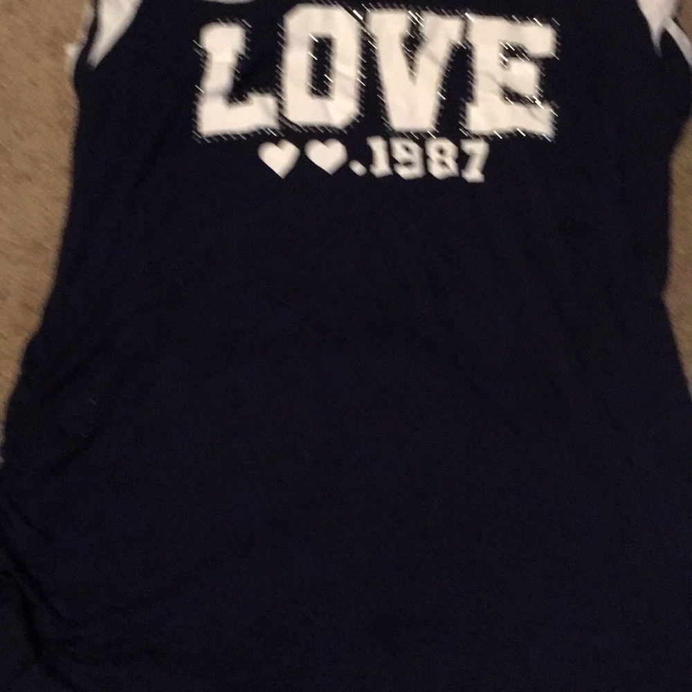 Tops - Picture 2 of 7